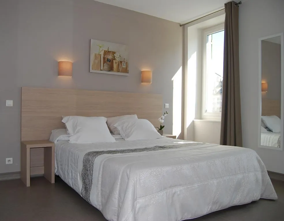 Logis Hotel Restaurant Du Midi - Rodez Centre 2*,