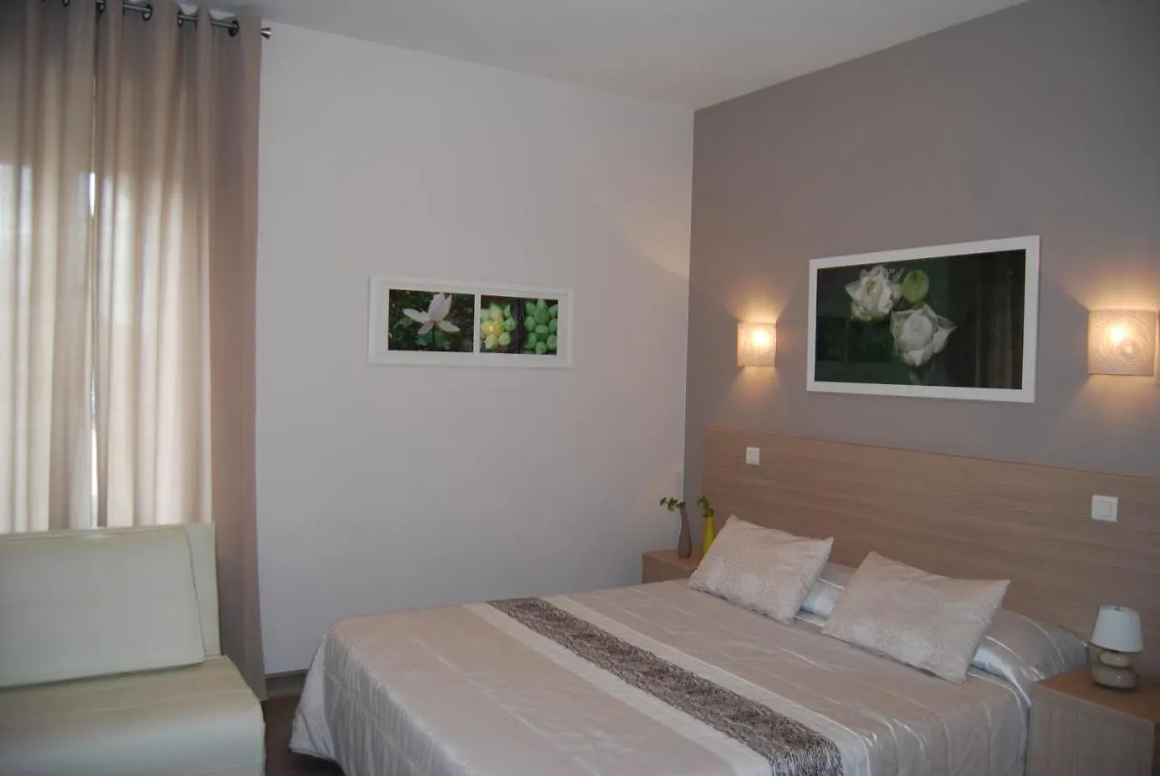 Logis Hotel Restaurant Du Midi - Rodez Centre 2*,