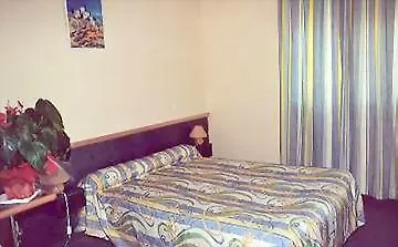 Logis Hotel Restaurant Du Midi - Rodez Centre 2*,  France